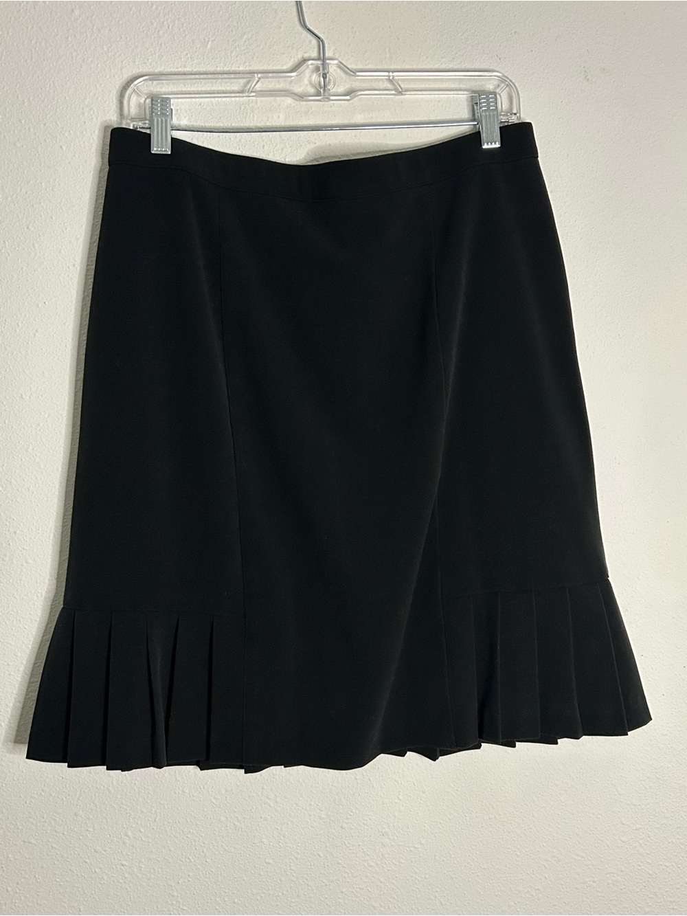 East 5th Black Mini Skirt with Pleated Hem
